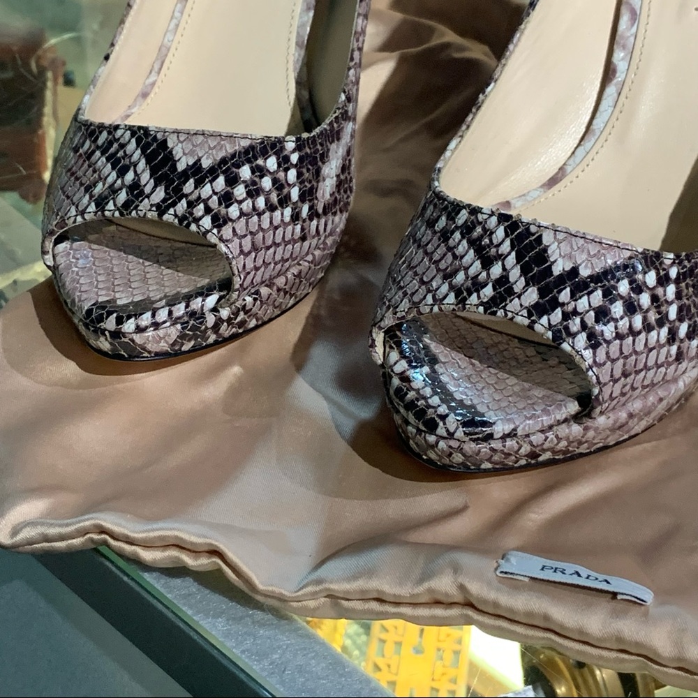 Prada St. Pitone Roccia Python Print Peep Toe Pum… - image 7